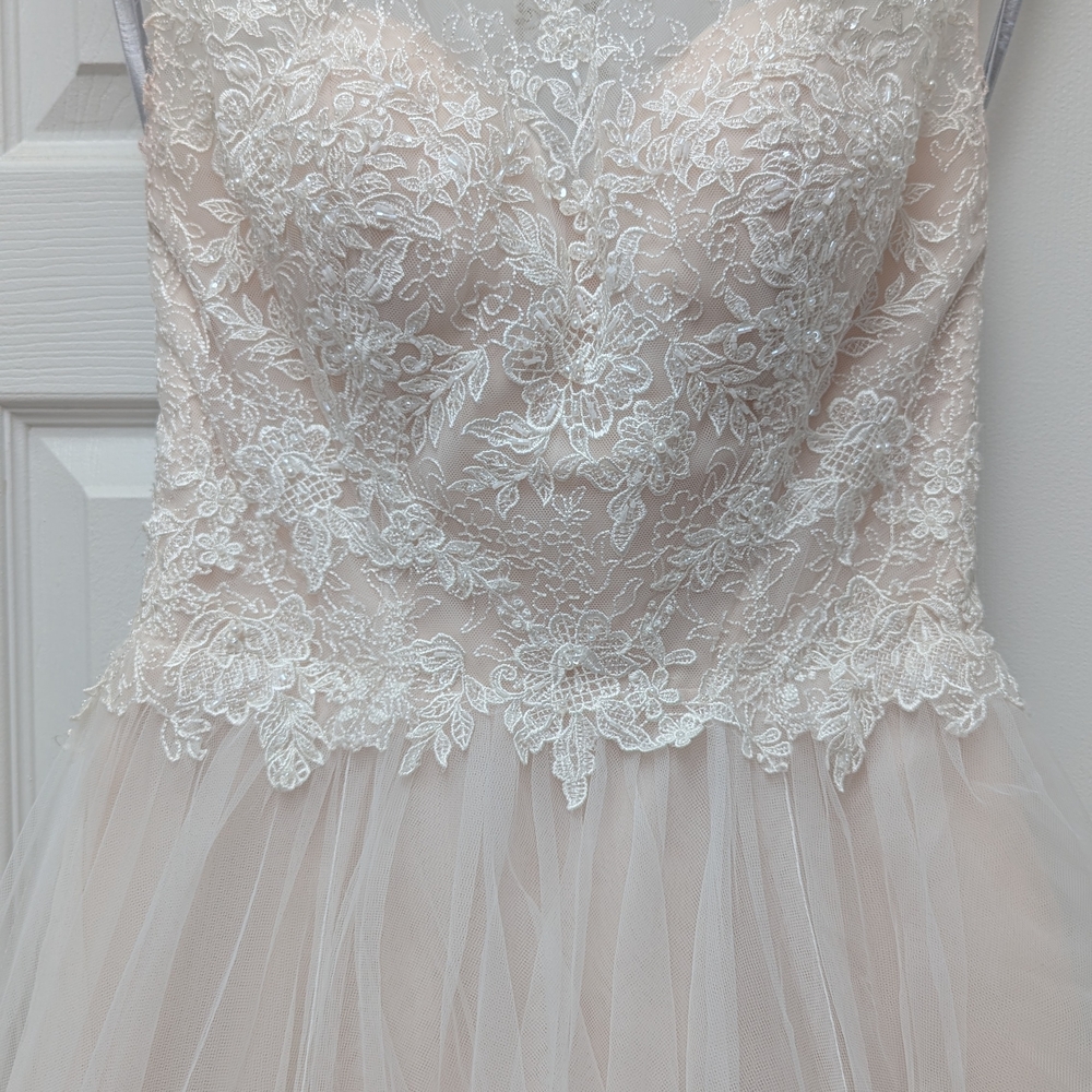 Elle Bridal Gown in Soft Cream